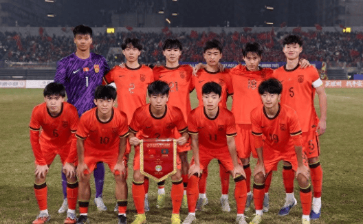 2-0，3-1！亚洲杯疯狂一夜！日本晋级卡塔尔出局，国足出线创历史